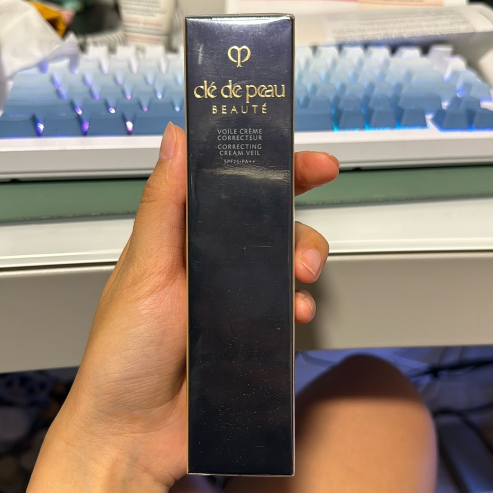 Cle de peau correcting cream veil SPF 25 PA ++